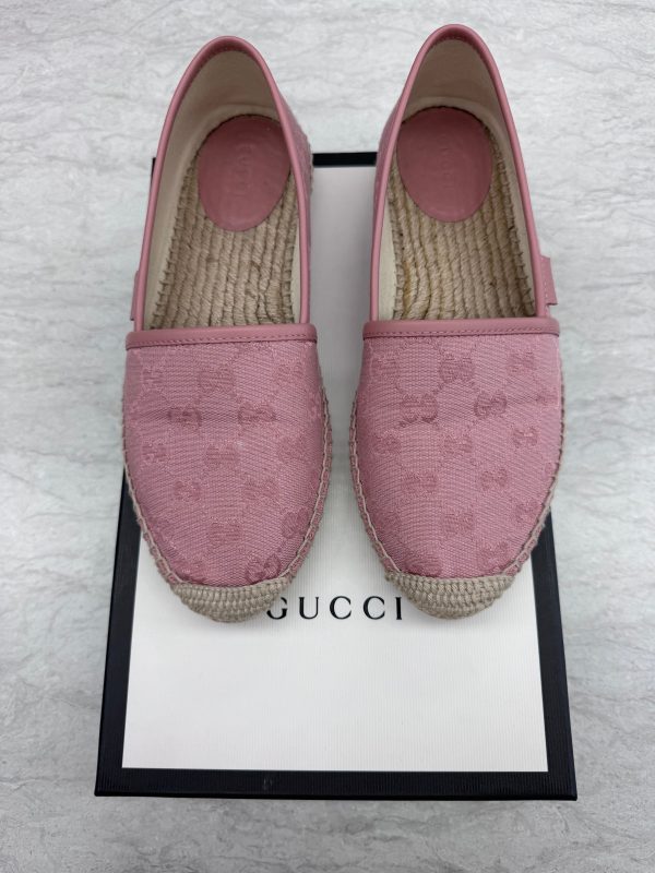 Shoes Luxury Designer By Gucci  Size: 6.5 For Sale